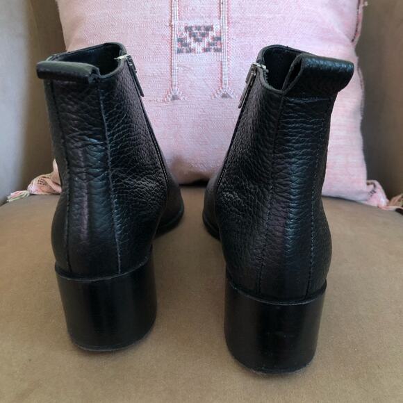 Everlane Boss Boots Black Pebbled Leather - Picture 5 of 13